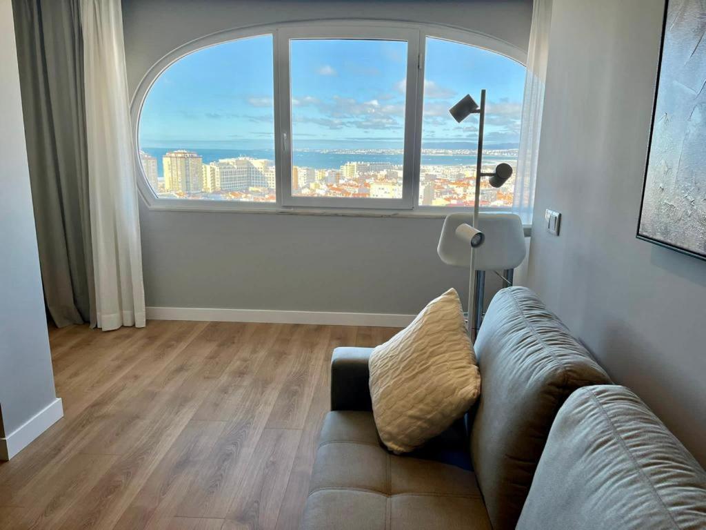 T2 Com Uma Vista Deslumbrante Sobre O Atlantico! Leilighet Costa de Caparica Eksteriør bilde
