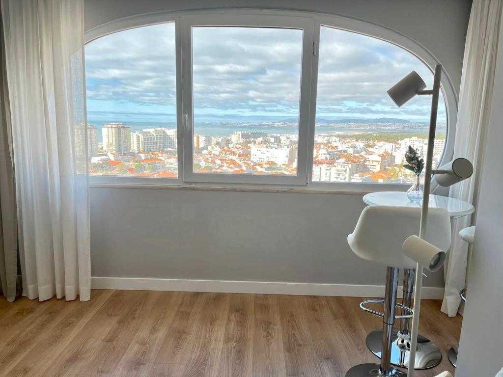 T2 Com Uma Vista Deslumbrante Sobre O Atlantico! Leilighet Costa de Caparica Eksteriør bilde